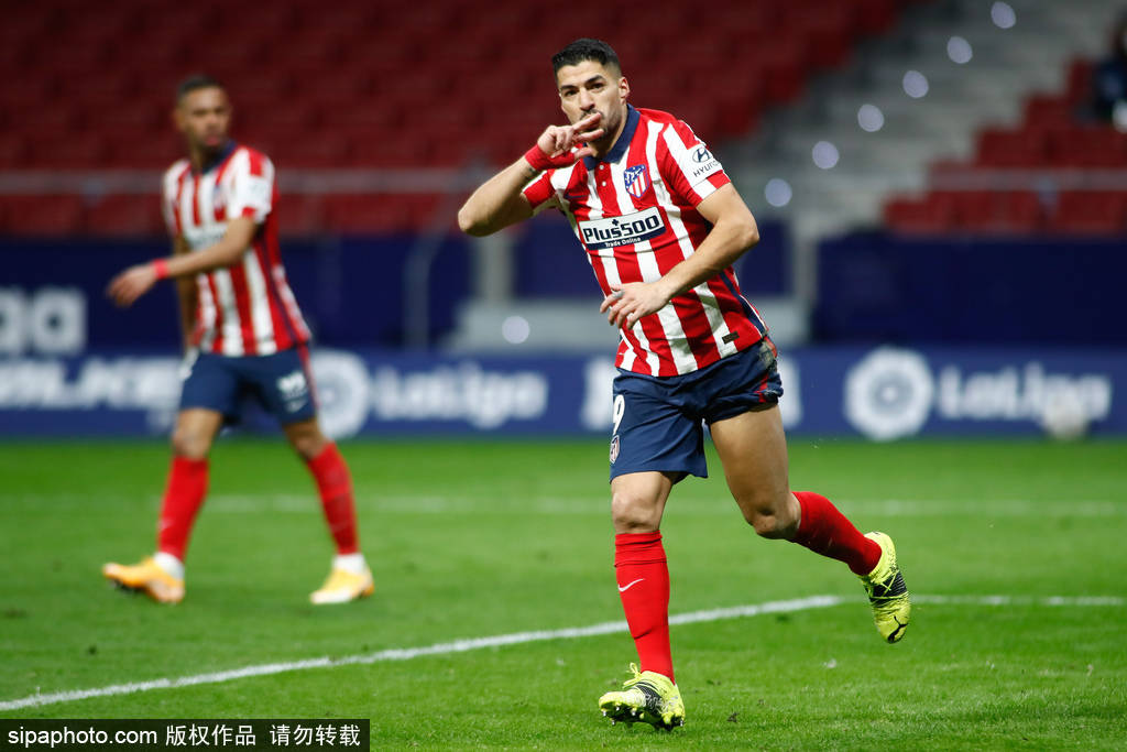 九游正版入口-包含SKT观众热烈欢呼！，穆古鲁扎迎来十二赛季出色发挥上演精彩一战的词条